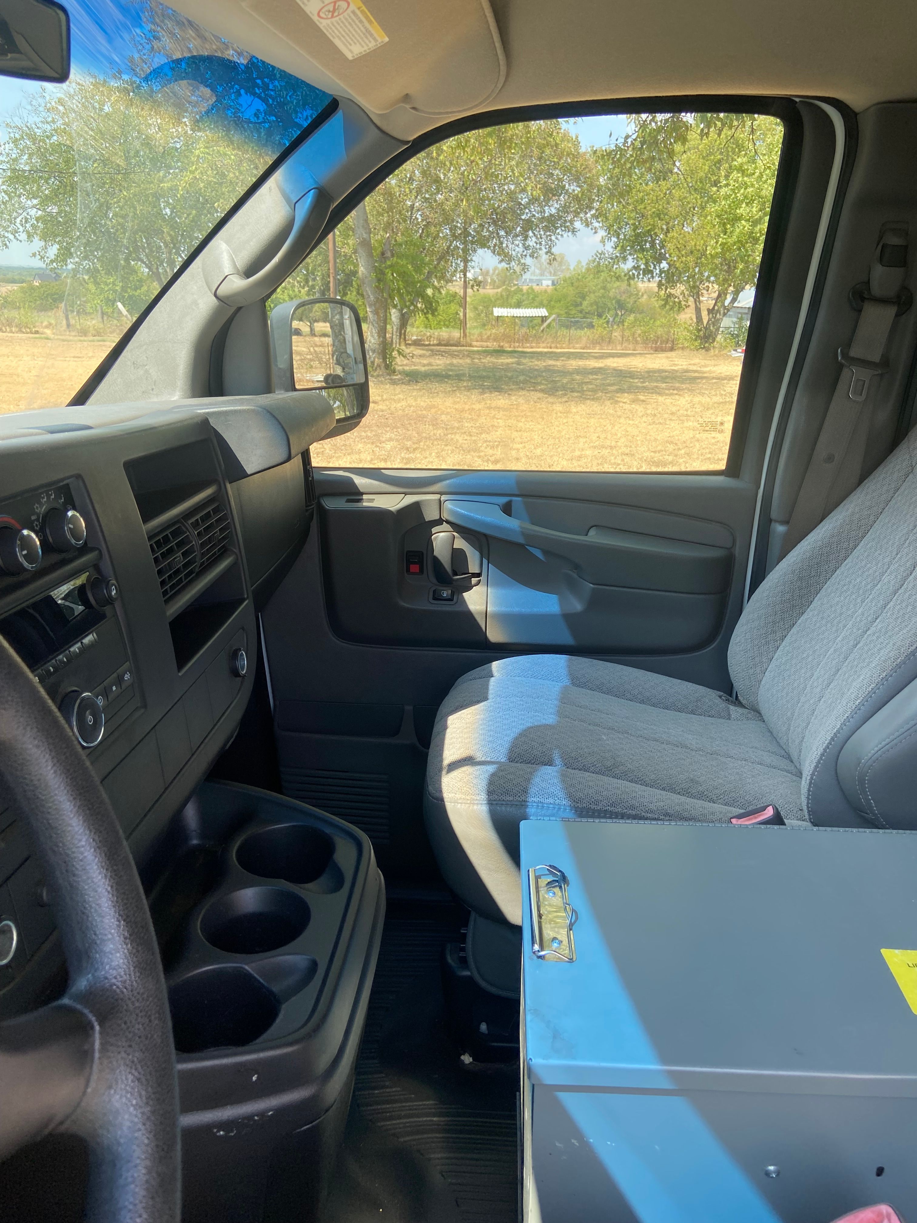Used 2012 Chevrolet Express 2500 RWD image 15