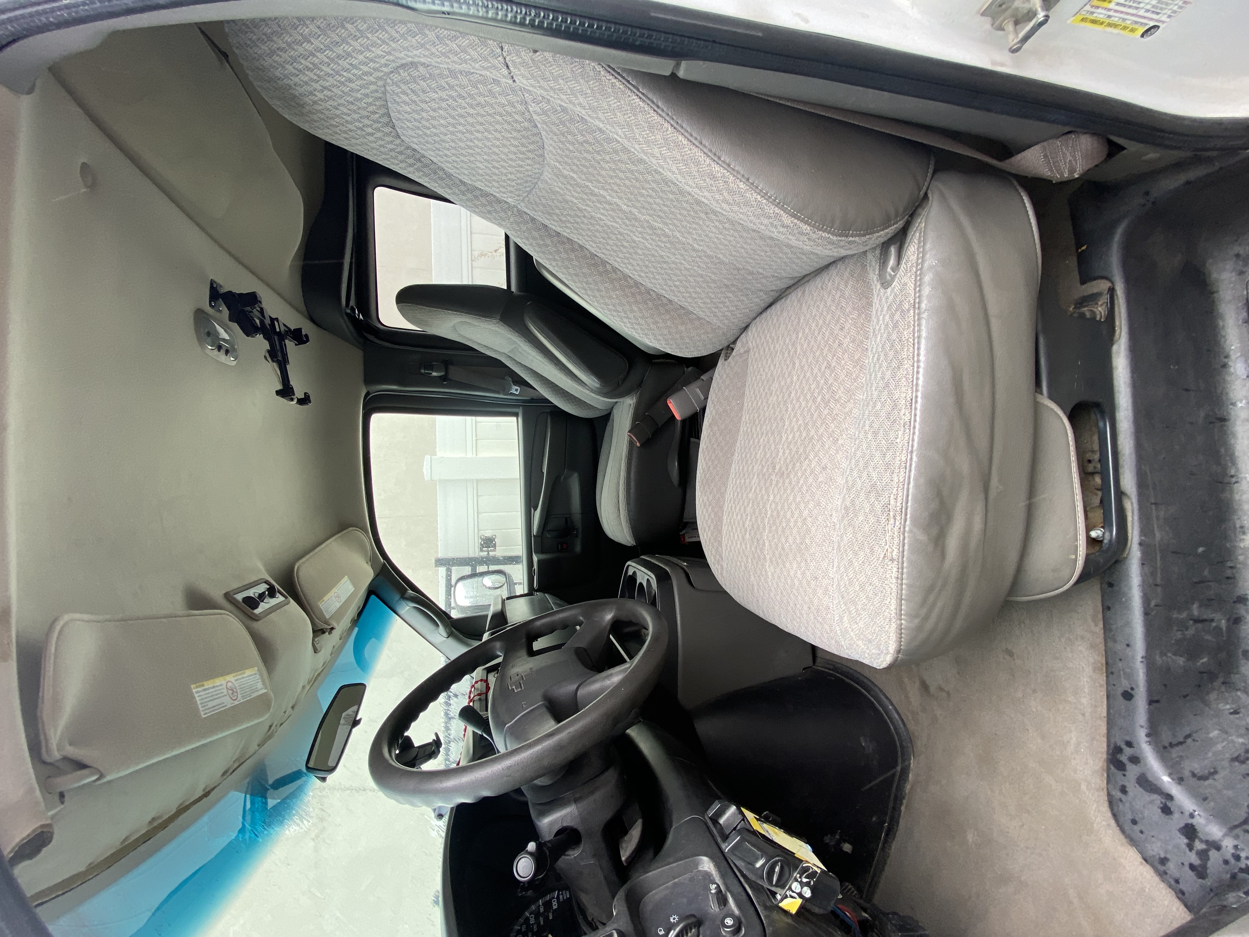 Used 2006 Chevrolet Express 3500 Passenger w/ LT Preferred Equipment Group RWD image 6