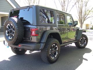 Used 2024 Jeep Wrangler Unlimited Rubicon 4xe w/ Capability Package AWD/4WD image 8