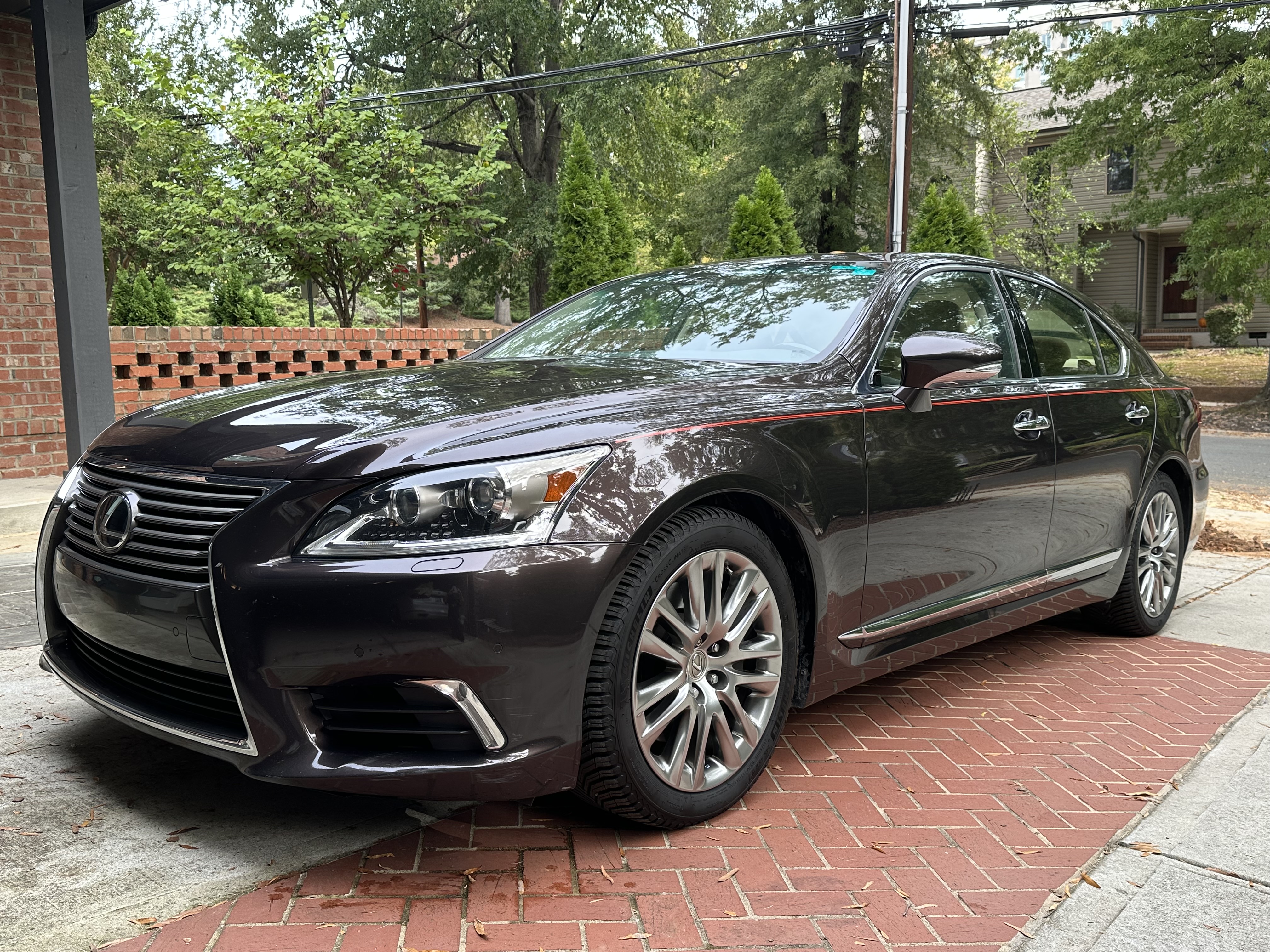 Used 2014 Lexus LS 460 AWD w/ Comfort Package image 4