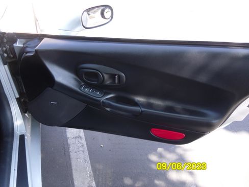 Used 2002 Chevrolet Corvette Convertible w/ Preferred Equipment Group2 RWD image 14
