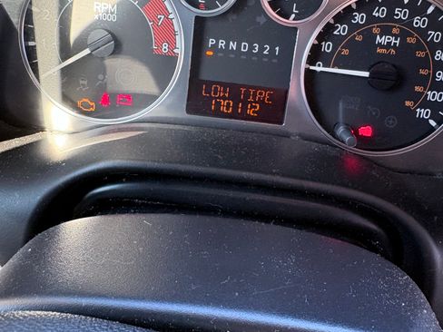 Used 2006 HUMMER H3 w/ Chrome Appearance Package image 17