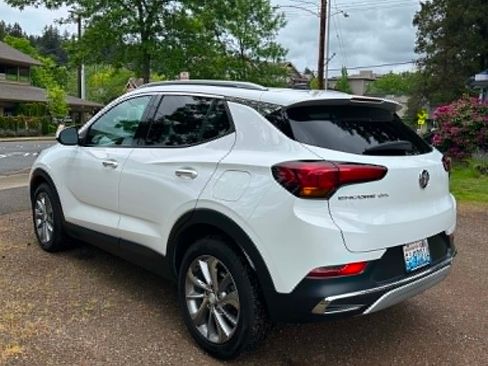 Used 2021 Buick Encore GX Essence w/ Experience Buick Package FWD image 8