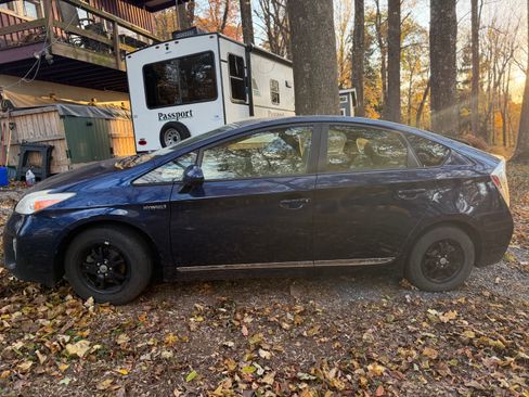 Used 2013 Toyota Prius Four image 4