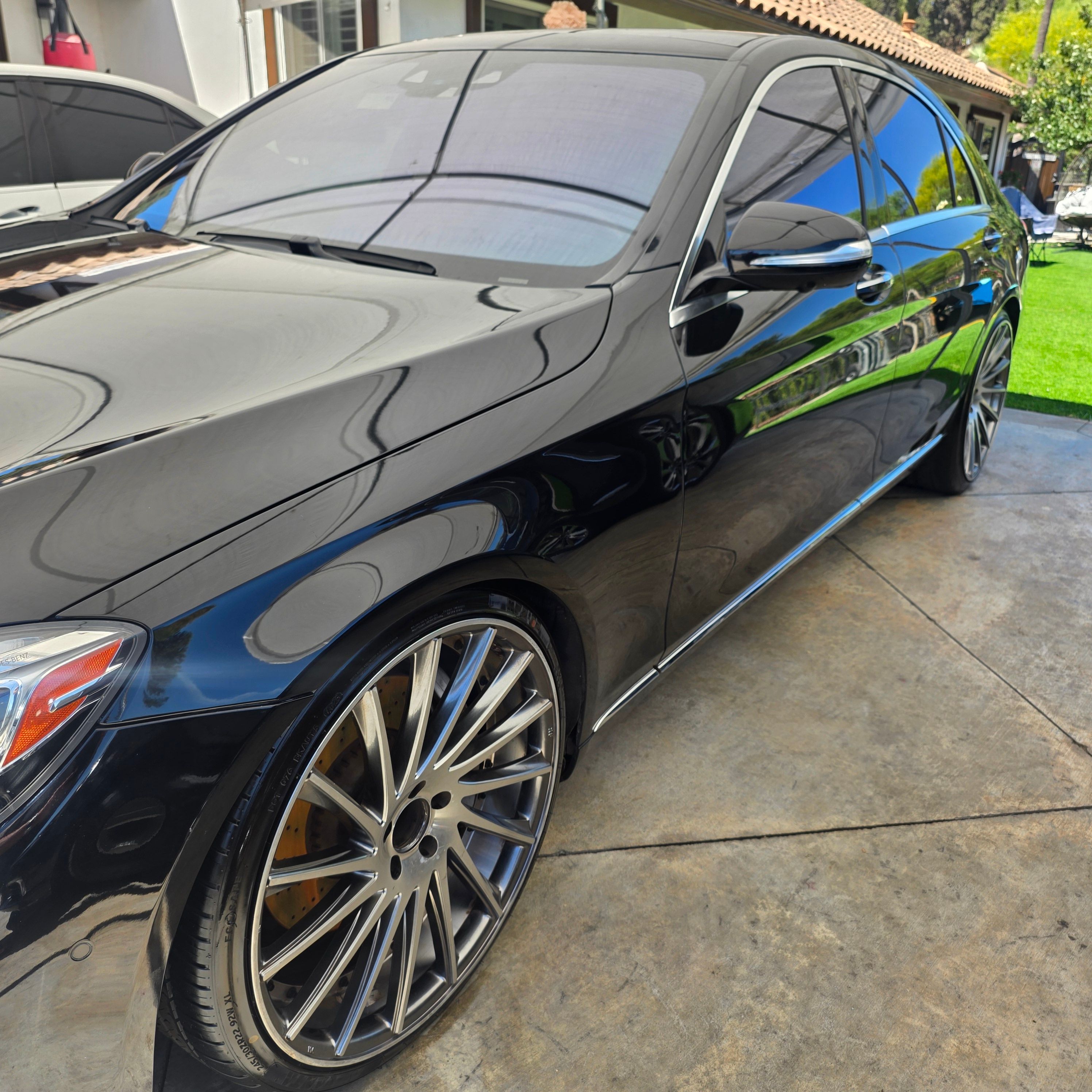 Used 2016 Mercedes-Benz S 550 4MATIC Sedan image 4