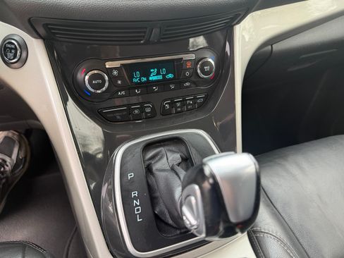Used 2015 Ford C-MAX Energi SEL w/ Equipment Group 303A FWD image 15