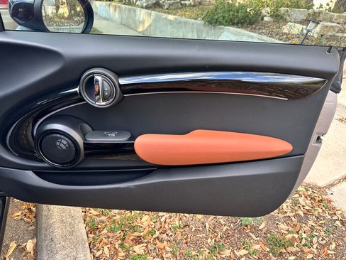 Used 2024 MINI Cooper S w/ Signature Upholstery Package image 28