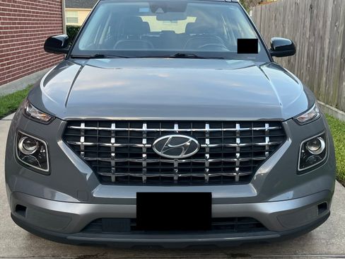 Used 2022 Hyundai Venue Limited FWD image 1