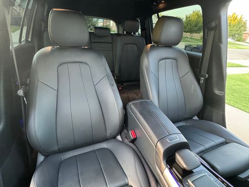 Used 2022 Mercedes-Benz GLB 250 4MATIC image 24