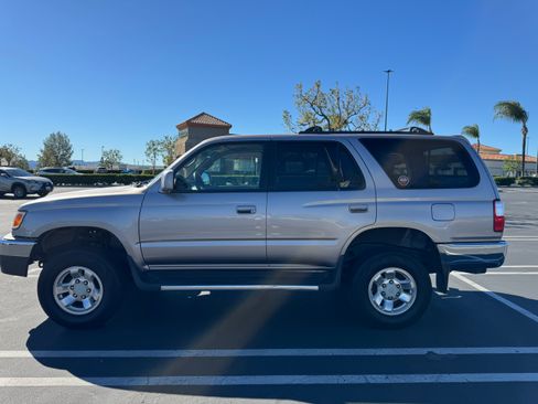 Used 2002 Toyota 4Runner SR5 image 5