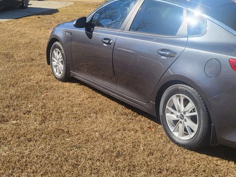 Used 2017 Kia Optima LX image 14