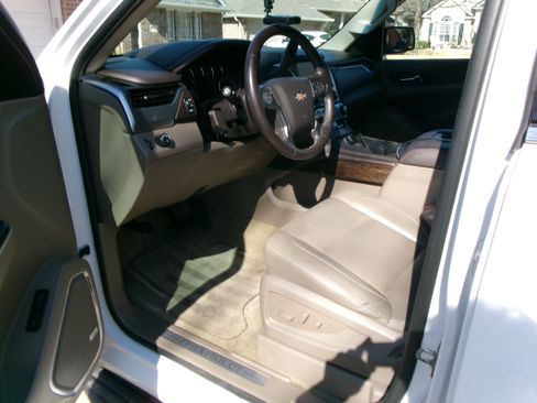 Used 2017 Chevrolet Tahoe LT RWD image 6