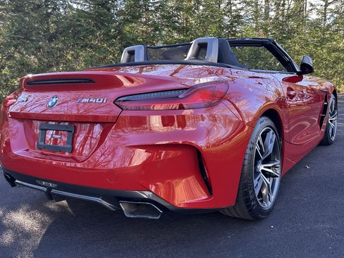 Used 2020 BMW Z4 M40i w/ Driving Assistance Package image 8