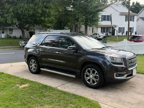 Used 2014 GMC Acadia SLT FWD image 2