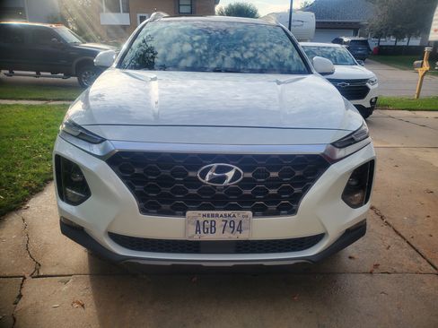 Used 2019 Hyundai Santa Fe AWD image 2