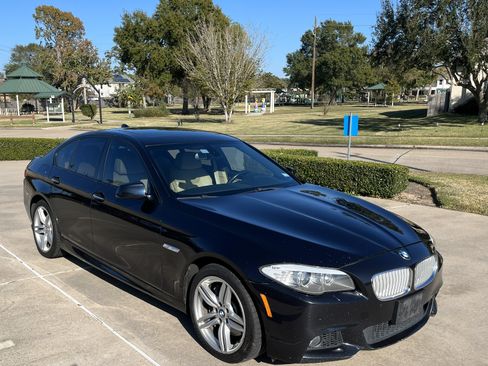 Used 2011 BMW 550i Sedan image 2
