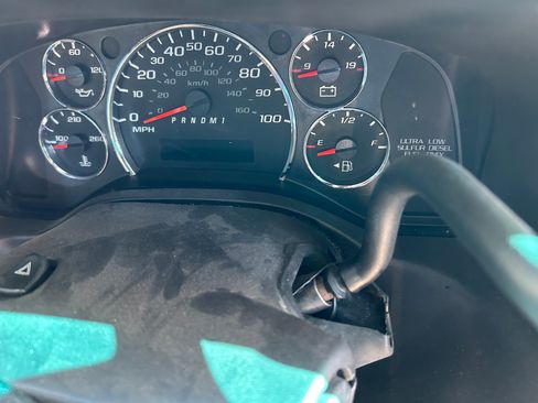 Used 2015 Chevrolet Express 4500 w/ Shuttle Bus Package RWD image 9