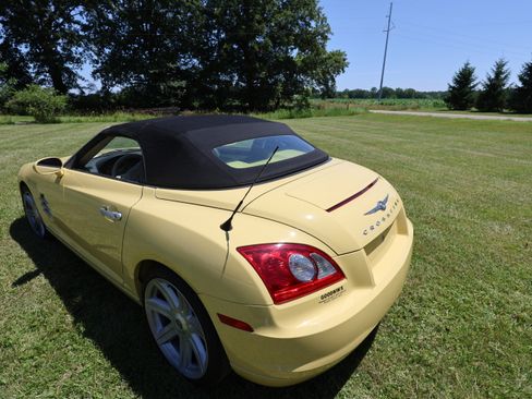 Used 2005 Chrysler Crossfire Limited RWD image 14