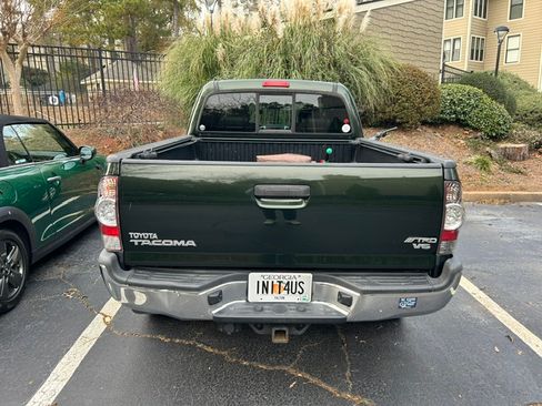 Used 2013 Toyota Tacoma 4x4 Access Cab V6 w/ TRD Off-Road Pkg image 6