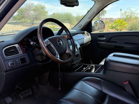 Used 2008 GMC Yukon XL Denali AWD/4WD image 9