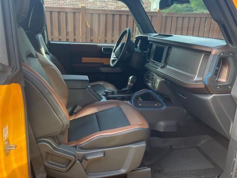 Used 2022 Ford Bronco Outer Banks w/ Sasquatch Package image 4