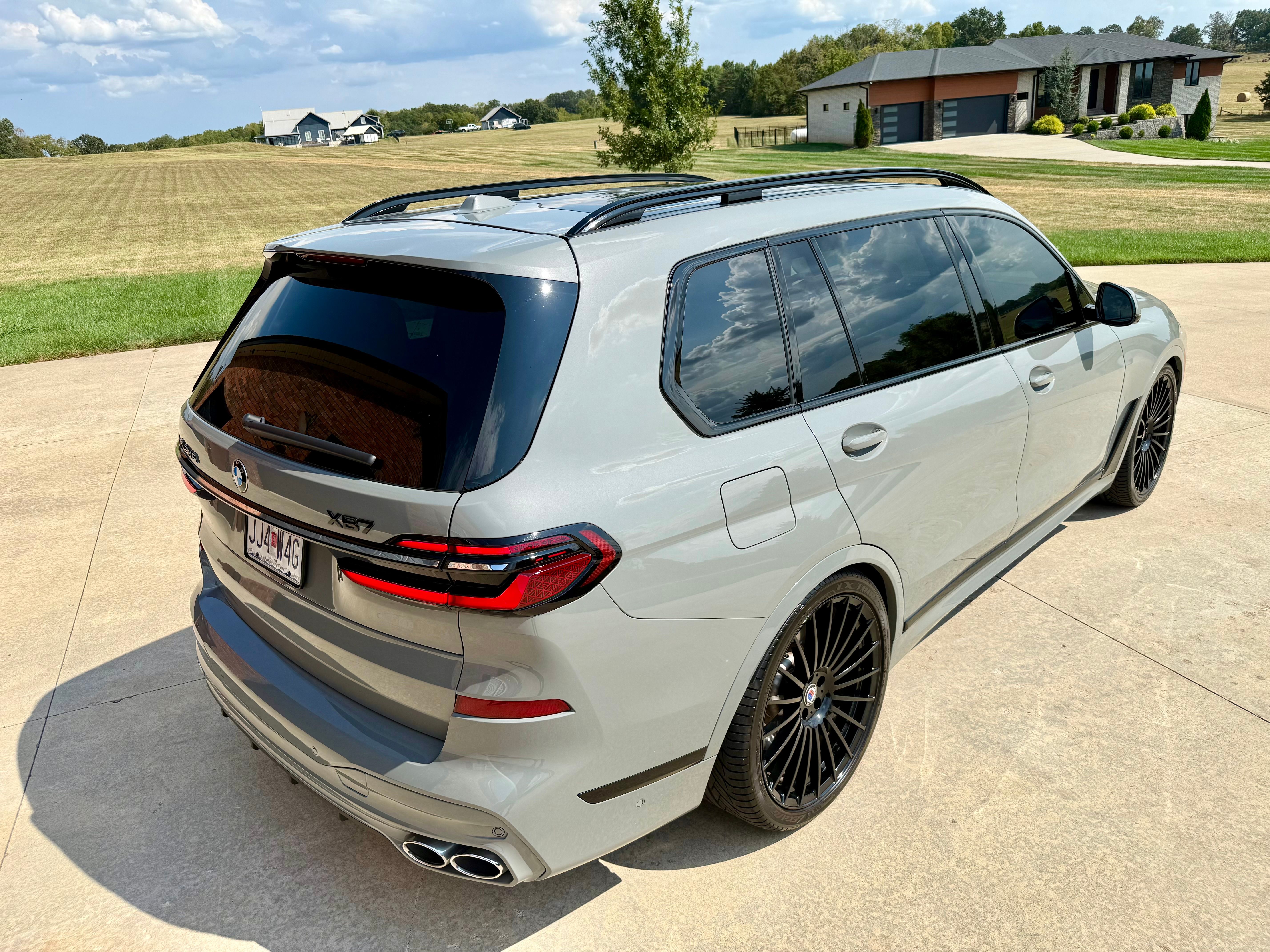 Used 2025 BMW ALPINA XB7 AWD/4WD image 12