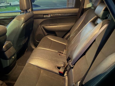 Used 2011 Kia Sorento EX image 9