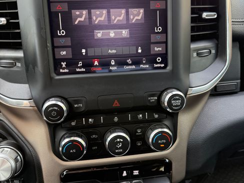 Used 2019 RAM 1500 Laramie w/ Off Road Group image 13