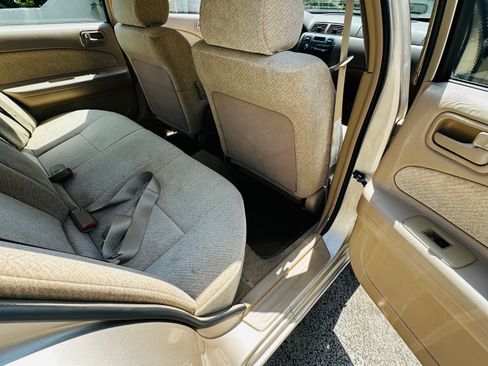 Used 1996 Nissan Maxima SE FWD image 16