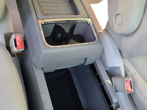 Used 2008 Chrysler Town & Country Touring image 25