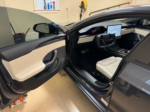 Used 2021 Tesla Model S Plaid image 11