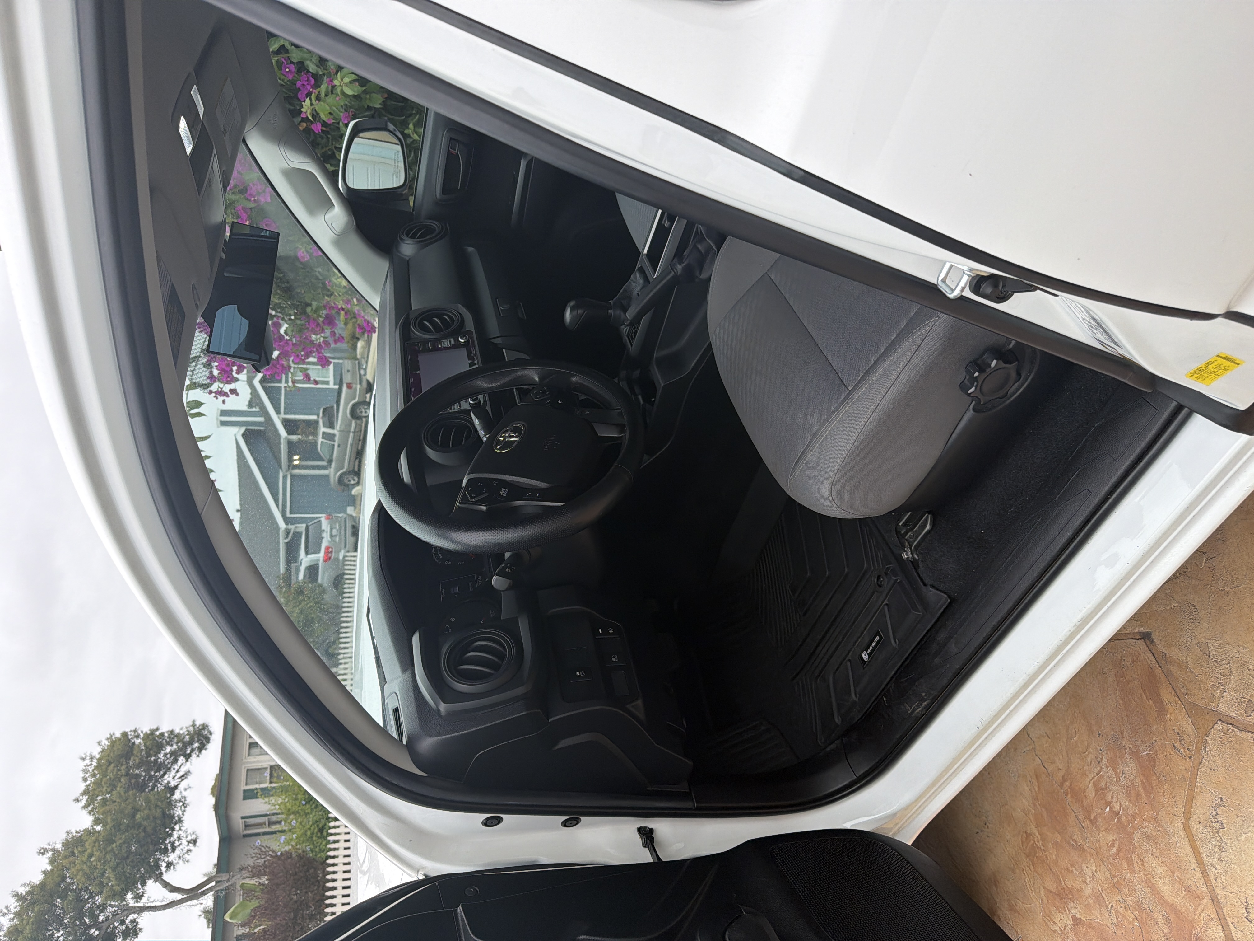 Used 2023 Toyota Tacoma SR RWD image 10