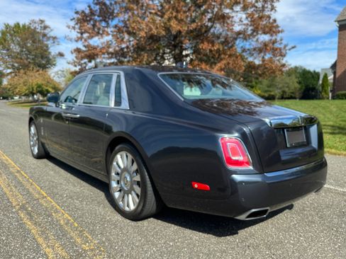 Used 2018 Rolls-Royce Phantom Sedan image 6