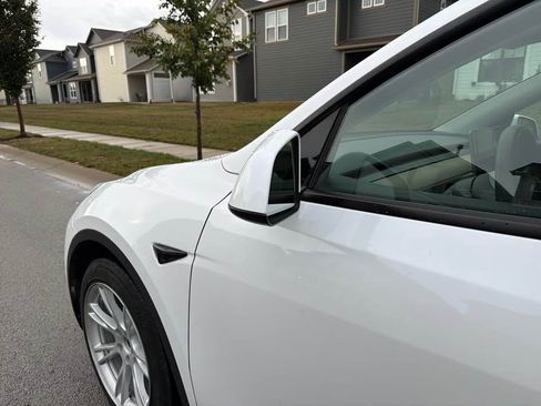 Used 2021 Tesla Model Y Long Range AWD/4WD image 8