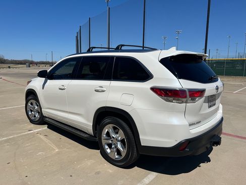 Used 2015 Toyota Highlander Limited Platinum FWD image 12