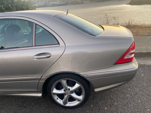 Used 2006 Mercedes-Benz C 230 Sedan image 2