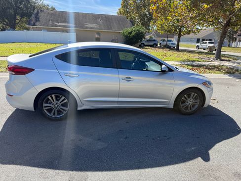 Used 2018 Hyundai Elantra SEL w/ Cargo Package image 9