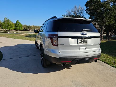 Used 2014 Ford Explorer Sport w/ Equipment Group 401A image 4