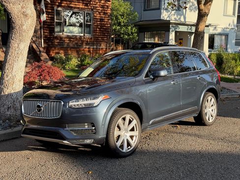Used 2018 Volvo XC90 T6 Inscription w/ Convenience Package image 16