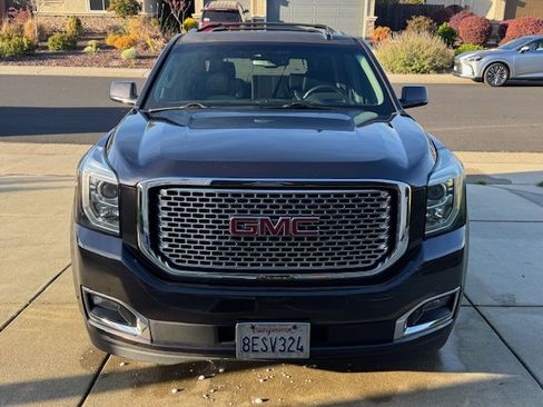 Used 2017 GMC Yukon Denali w/ Open Road Package image 2