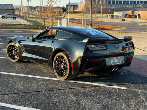 Used 2015 Chevrolet Corvette Z06 w/ 3LZ Preferred Equipment Group image 4