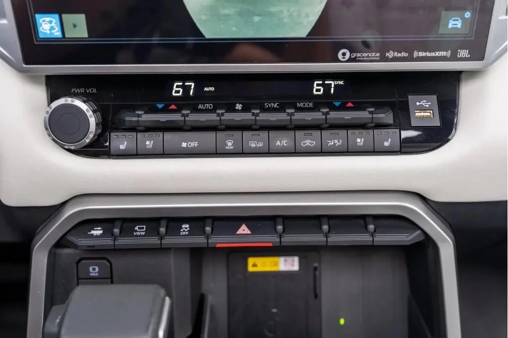 Used 2023 Toyota Tundra Capstone AWD/4WD image 14