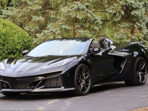 Used 2023 Chevrolet Corvette Z06 w/ Stealth Interior Trim Package RWD image 28
