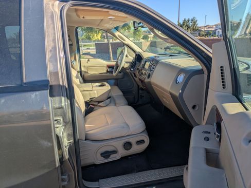 Used 2006 Ford F150 Lariat image 9