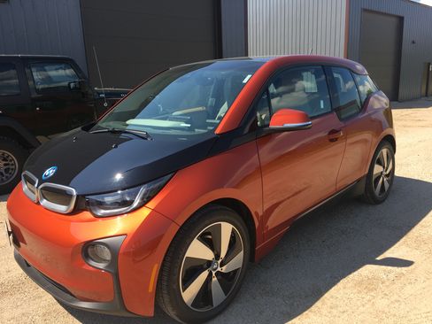 Used 2014 BMW i3 image 1