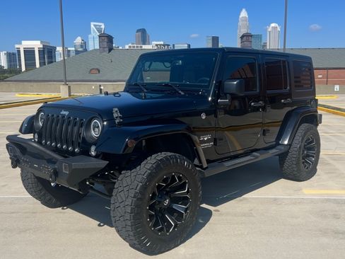 Used 2017 Jeep Wrangler Unlimited Sahara w/ Connectivity Group AWD/4WD image 1