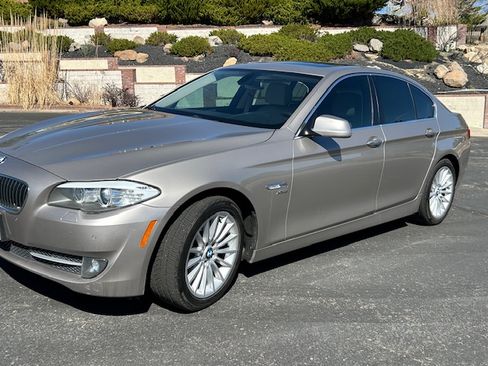 Used 2011 BMW 535i xDrive Sedan image 6