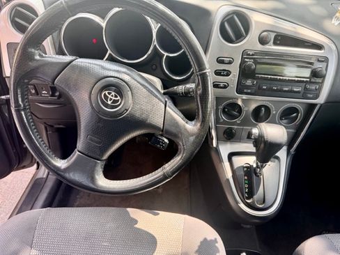 Used 2005 Toyota Matrix XR FWD image 5