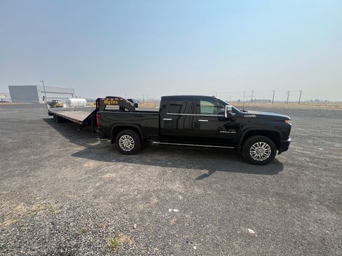 Used 2022 Chevrolet Silverado 2500 High Country w/ Technology Package AWD/4WD image 25