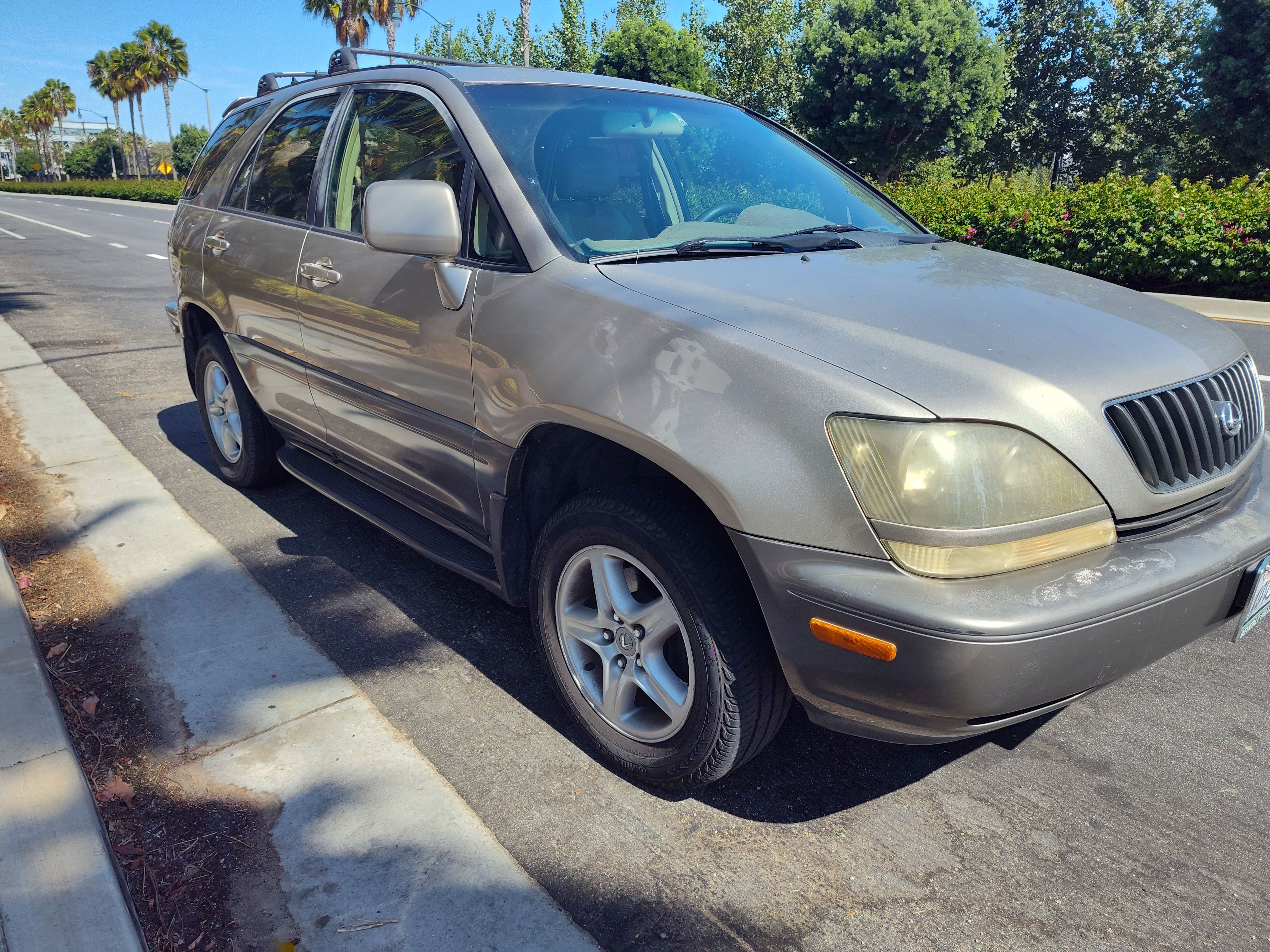 Used 1999 Lexus RX 300 4WD w/ Premium Pkg image 9